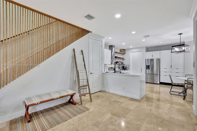 Building Photo - 600 SW 8th St