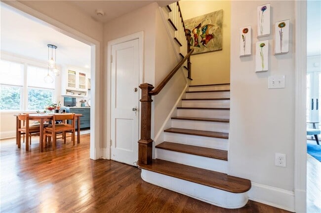 Building Photo - 360 8th St NE