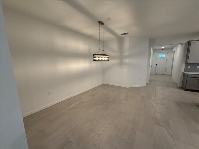 Building Photo - 1165 Lakeshore Breeze Pl