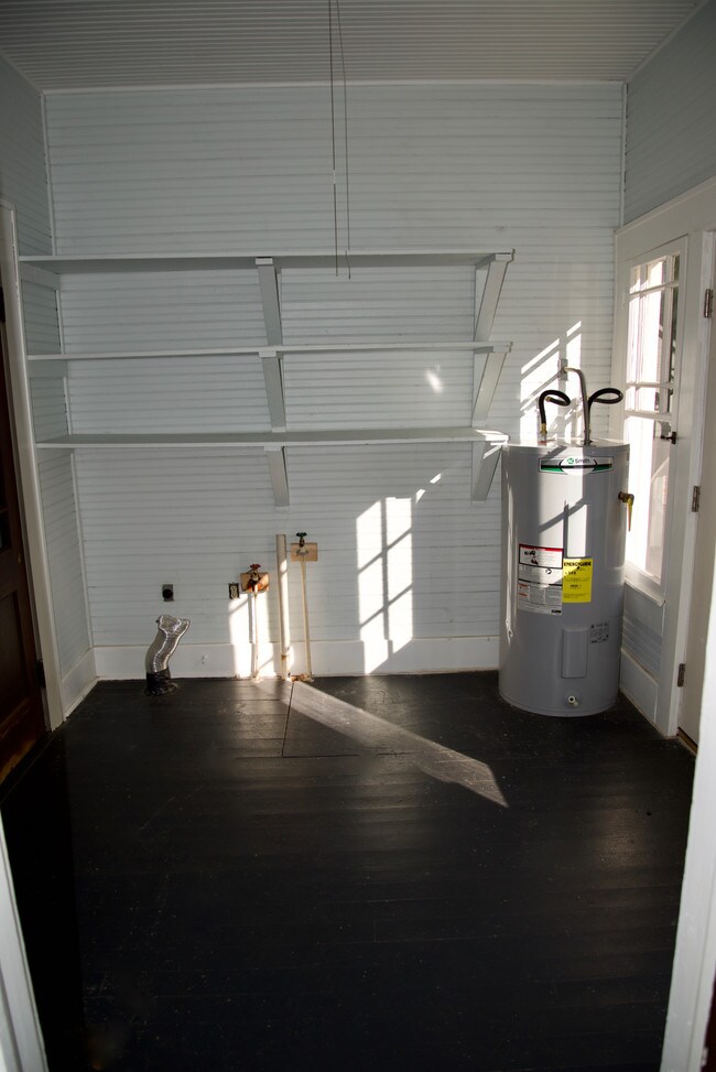 Building Photo - 1288 McCullin Rd