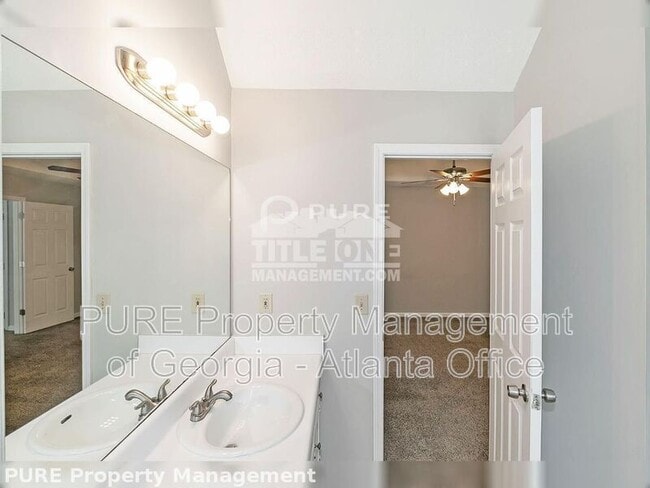 Building Photo - 52 E Boxwood Dr SE