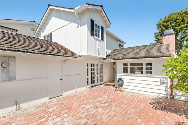 Building Photo - 2562 Vista Dr