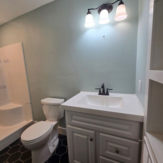 Building Photo - 551 E Boswell St