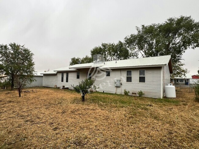 Building Photo - 410 S El Cajon Cir