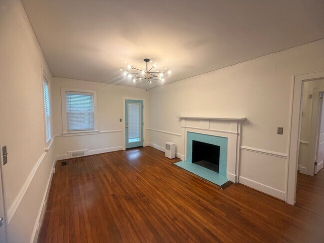 Building Photo - 1552 Sunnyside Dr