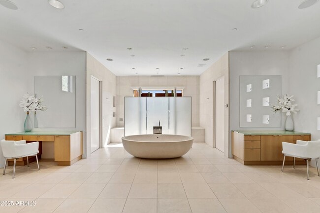 Building Photo - 9191 E Happy Hollow Dr