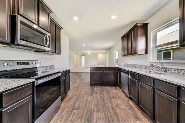 Building Photo - 18708 Quiet Range Dr