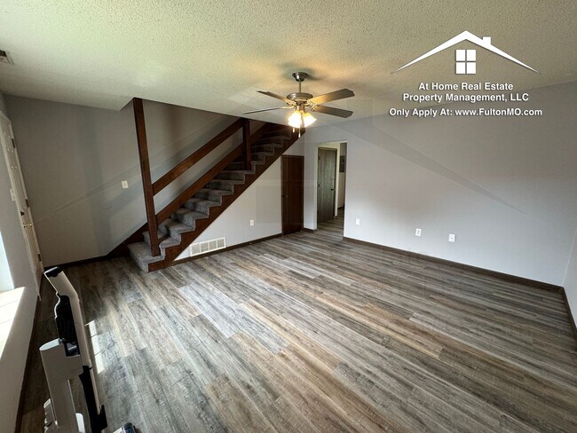 Building Photo - 533 Collier Ln