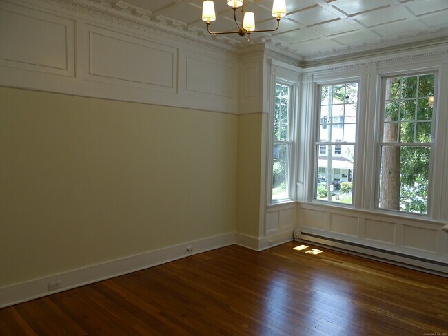 Building Photo - 75 S Main St