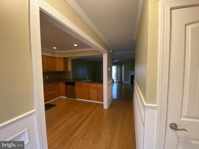 Building Photo - 99 Chatham Ct