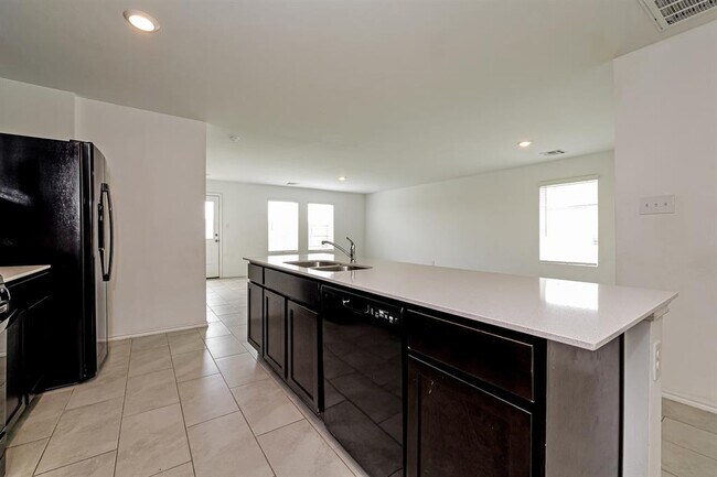 Building Photo - 10924 SW 23rd Pl