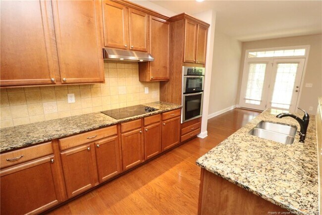Building Photo - 218 Longchamp Ln