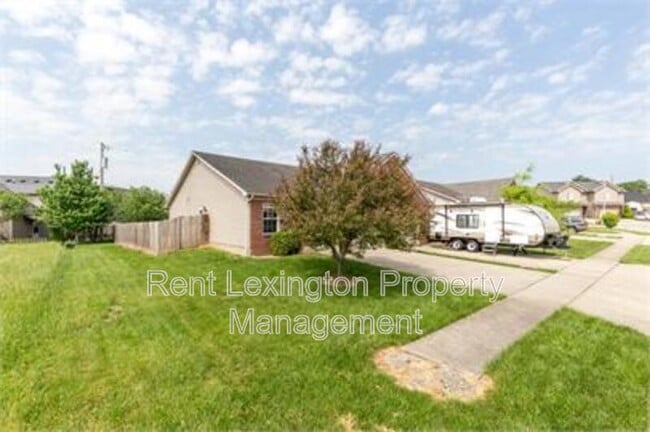 Building Photo - 300 Elkchester Cir