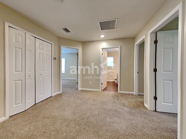 Building Photo - 664 Porto Cristo Ave