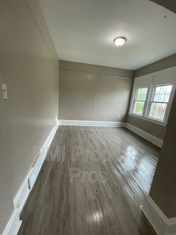 Building Photo - 2621 N 23rd St