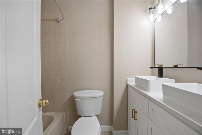 Building Photo - 1501 Chatham Colony Ct