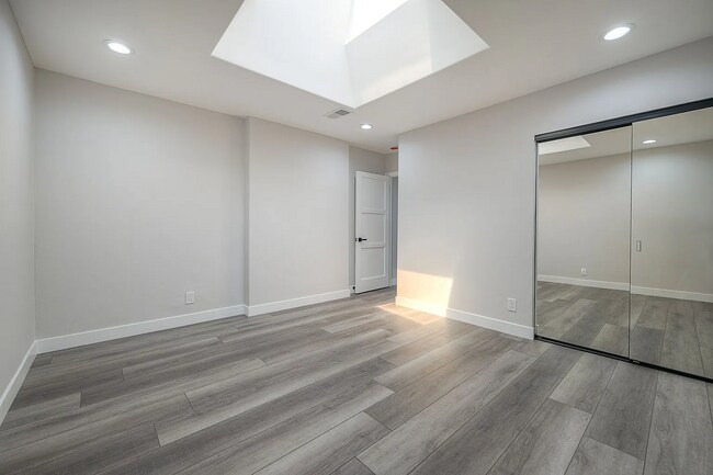 Building Photo - 197 Twin Oaks Cir