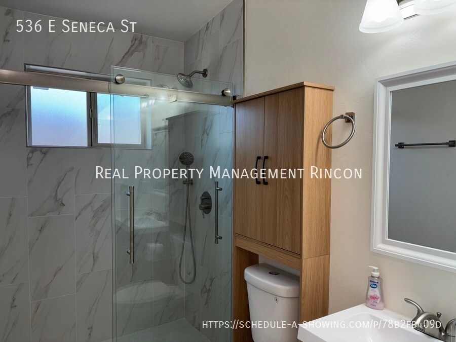 Building Photo - 536 E Seneca St