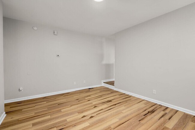 Building Photo - 2022 E Baltimore St