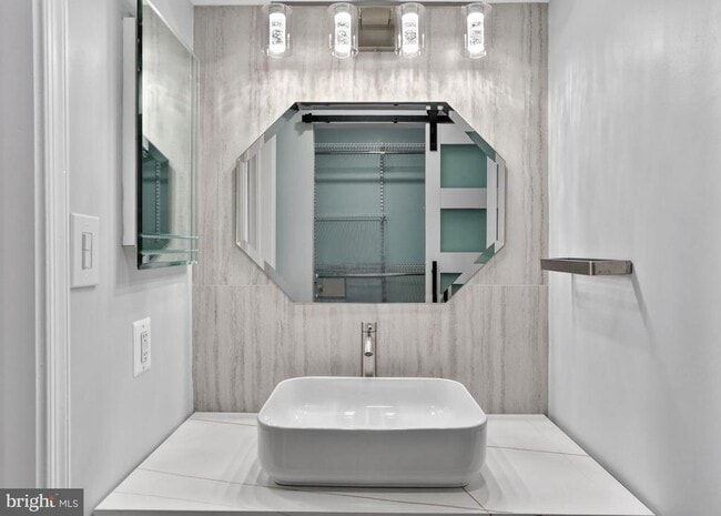 Building Photo - 12859 Mill House Ct