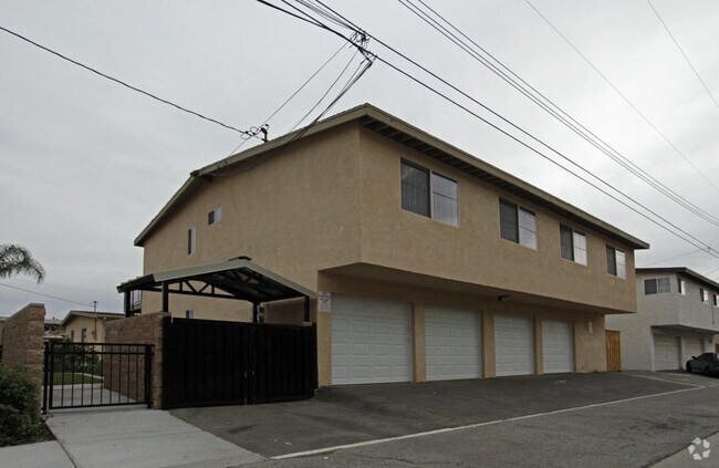 Building Photo - 10410 Amherst Ave