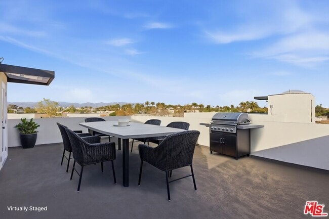 Building Photo - 2837 Redondo Blvd