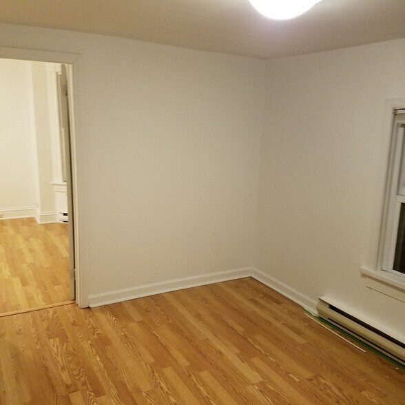 Building Photo - 146 Wellsville Ave