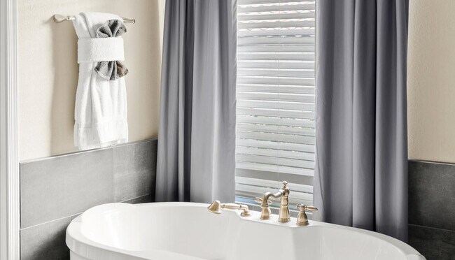 Building Photo - 11264 N 128th Pl