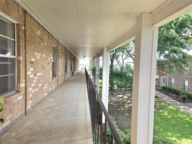 Building Photo - 3535 NASA Road 1