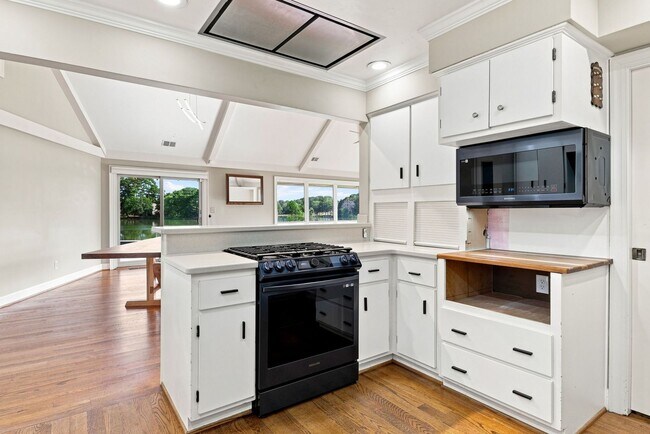 Building Photo - 4421 Carlton Ct