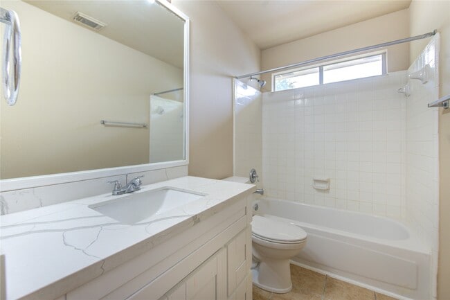 Building Photo - 138 W New Meadows Dr