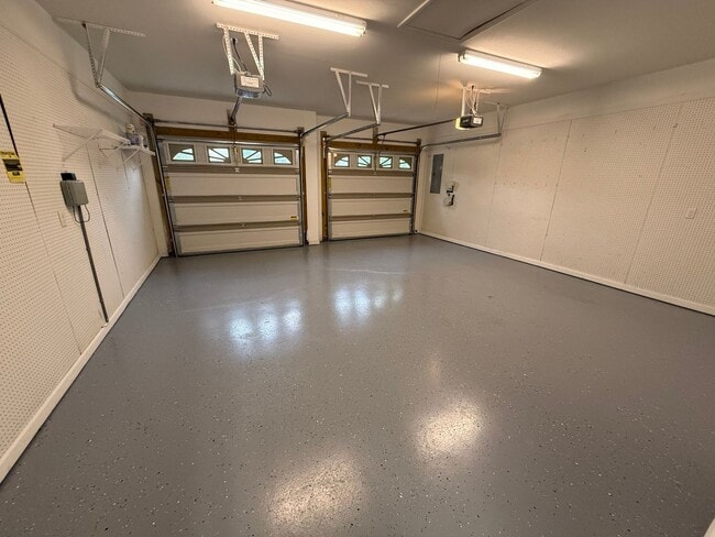 Building Photo - 2 Bedroom Townhome for Rent in Stonewall F...