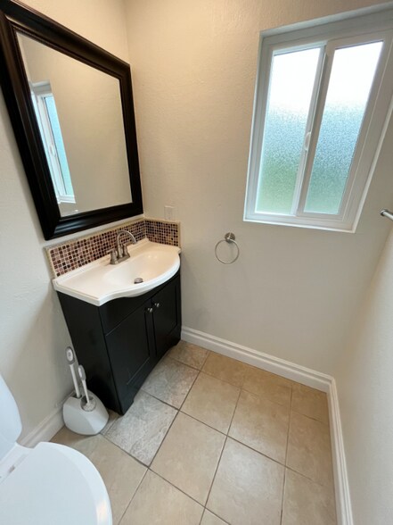 Building Photo - 139 Avenida Miramar