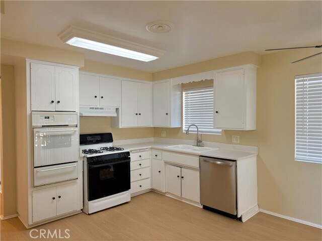 Building Photo - 1100 Val Monte Dr