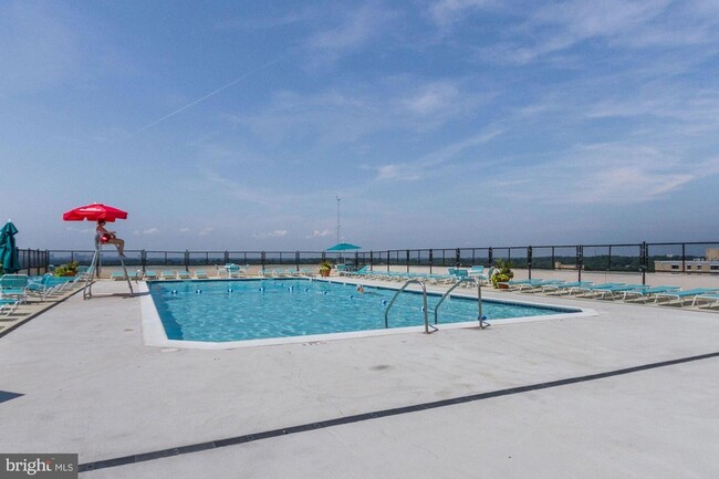 Building Photo - 4515 Willard Ave