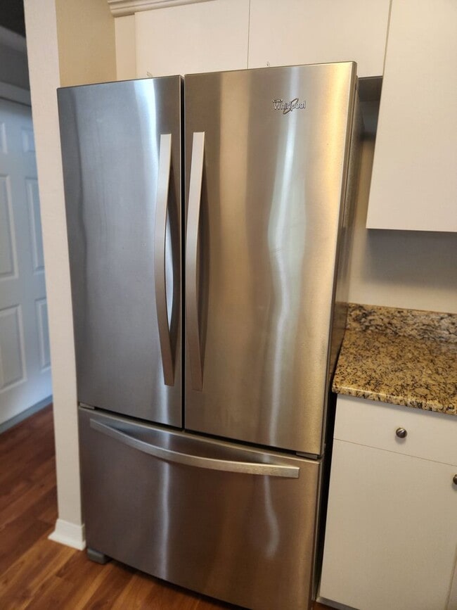 Building Photo - Move in Ready in NW Gainesville!