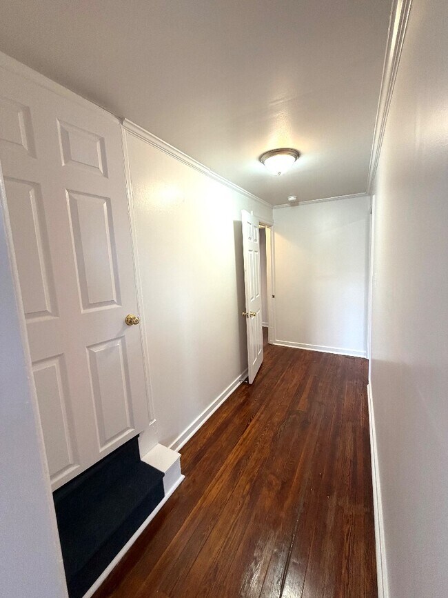 Building Photo - 607 Salem Ave