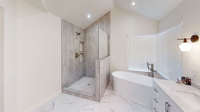 Building Photo - 4 Bedroom Home in Rolling Hills Community Yucaipa CA