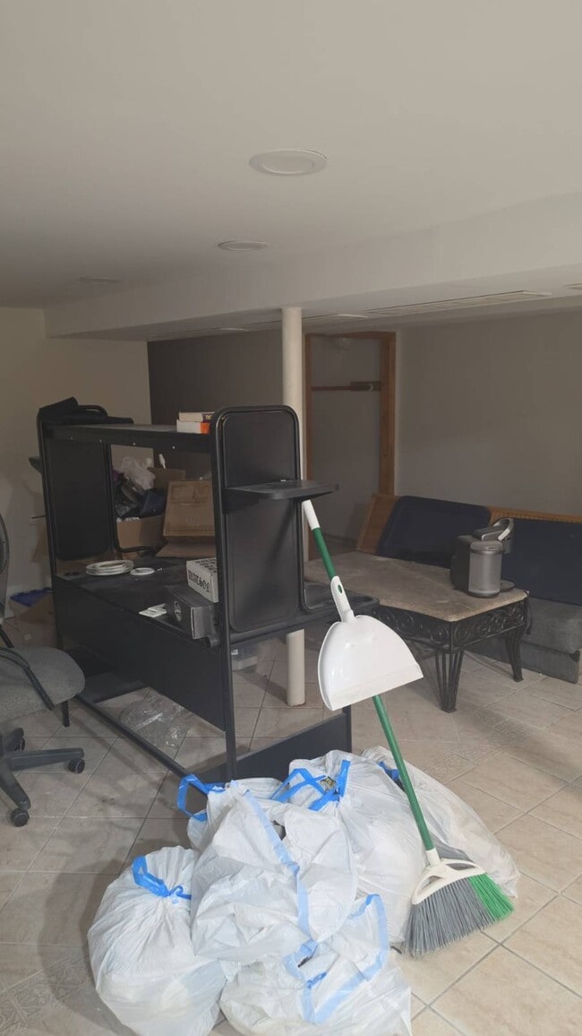 Building Photo - 45-1 21st Ave