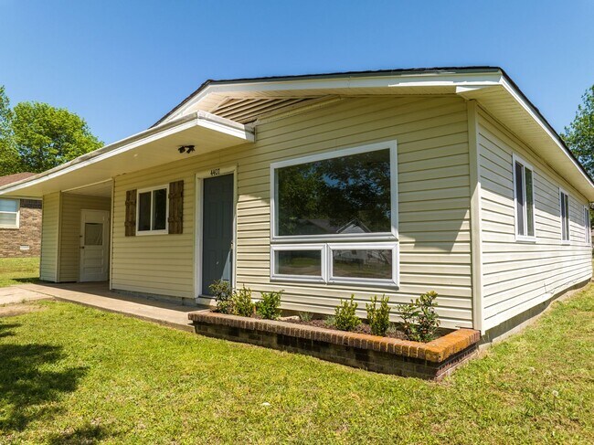 Building Photo - Freshly Updated 3 Bedroom House