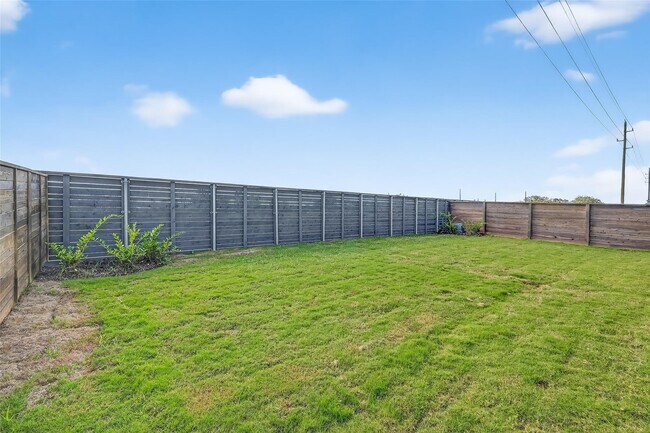 Building Photo - 3222 Kindred Wy