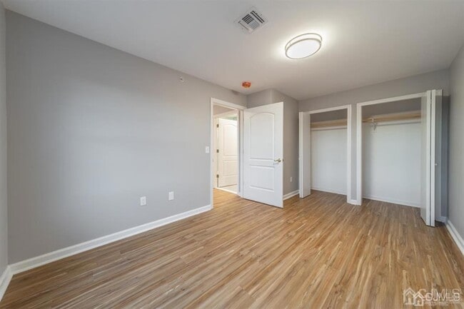 Building Photo - 875 Port Reading Ave