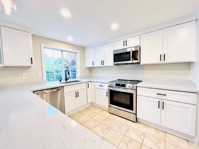 Building Photo - NEWLY RENOVATED- 4BD/2BA, Single-Family Home in Twin Creeks Area of San Ramon- Available NOW!