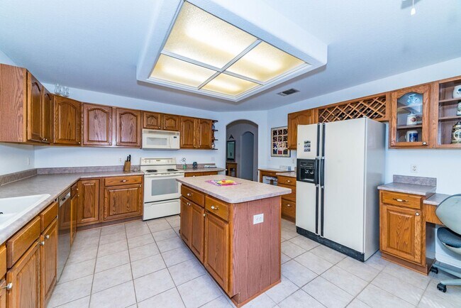 Building Photo - FURNISHED OAKWELL FARMS SINGLE-STORY