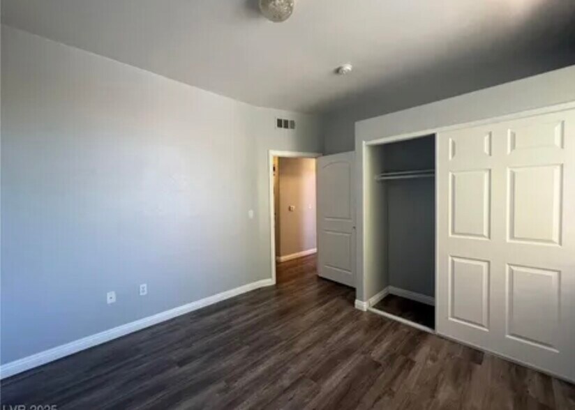 Building Photo - 700 Carnegie St