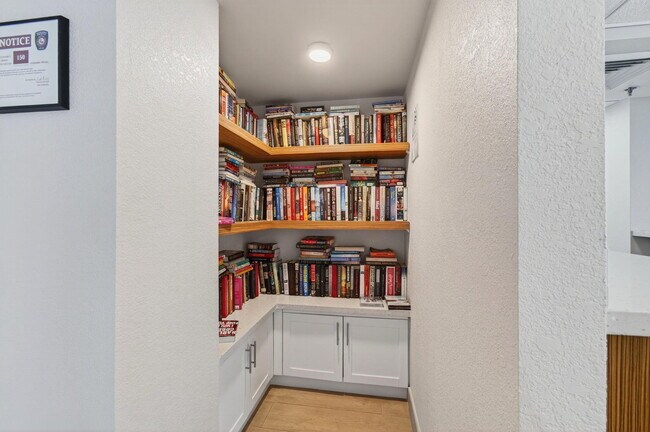 Building Photo - 4511 S Ocean Blvd
