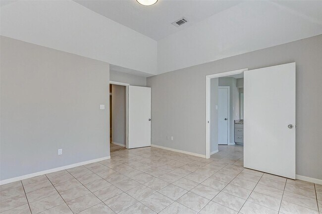 Building Photo - 21623 Park Valley Dr