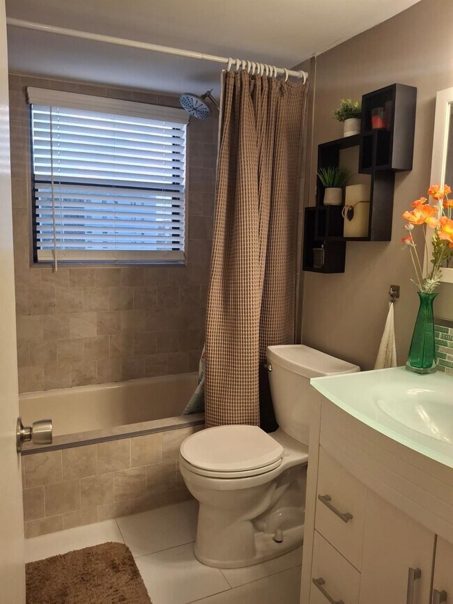 Building Photo - 2217 Cypress Island Dr