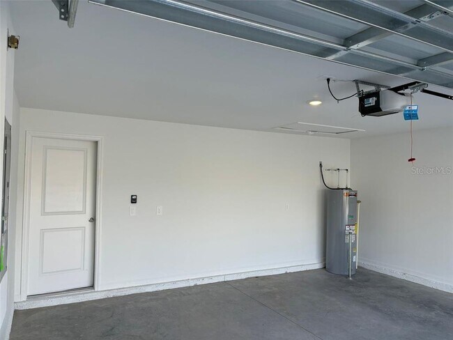 Building Photo - 655 Daring Dr