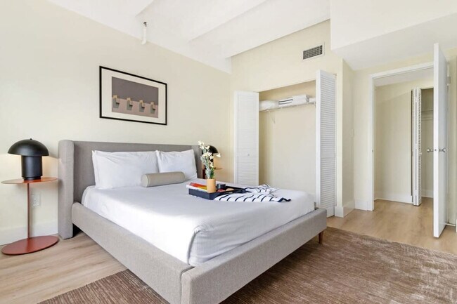 Building Photo - 1300 Collins Ave